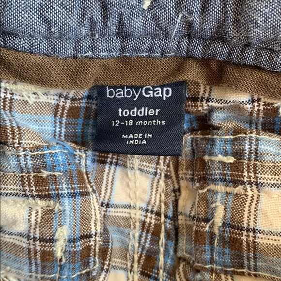 Baby Gap shorts - Picture 2 of 3